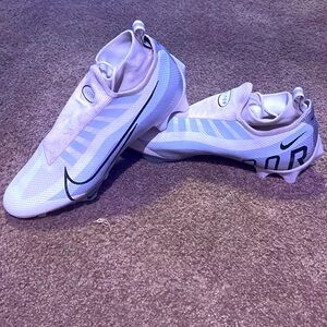 Nike Vapor Edge Pro 360 Football Cleats.